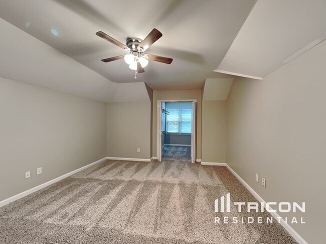 Building Photo - 220 Pepperdine Way