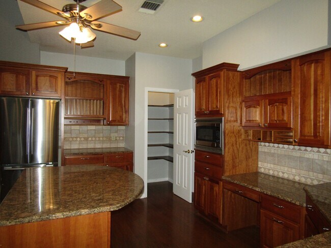 Building Photo - 10602 Cranford Ct