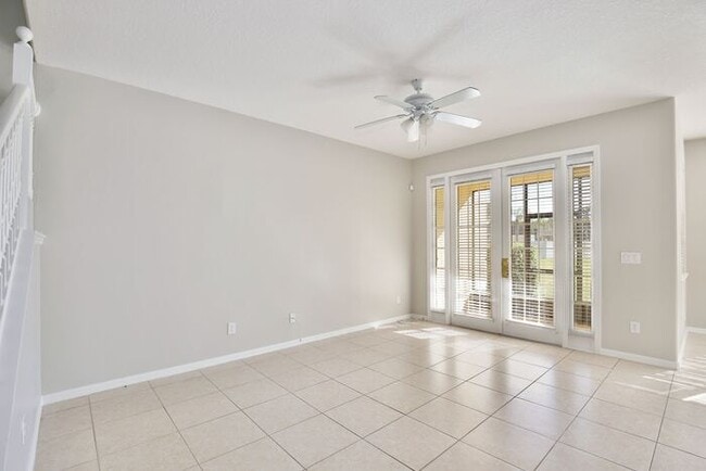 Building Photo - Spacious 4/2.5 Townhome in Gated Community in Avalon Park - Orlando