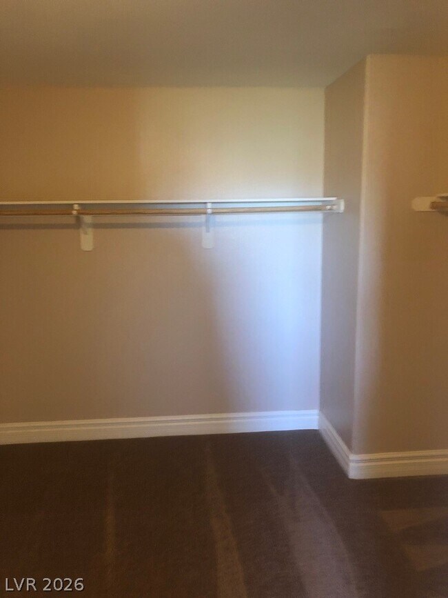 Building Photo - 298 Fairway Woods Dr