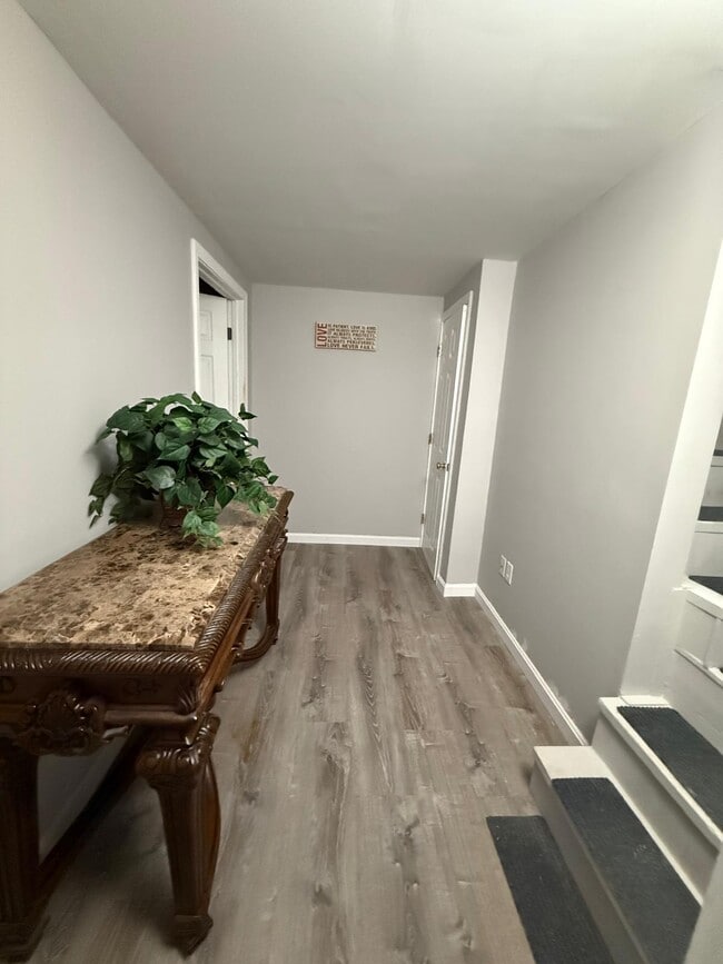 Building Photo - Pike Avenue