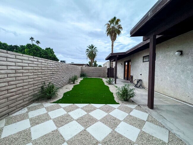 Building Photo - "2-Bed, 2-Bath Condo in Laguna Place!"