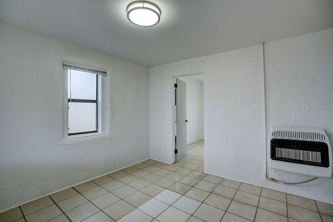 Building Photo - 925 Ruth St