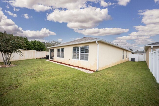 Building Photo - 3BR/2BA Courtyard Villa in The Village of ...