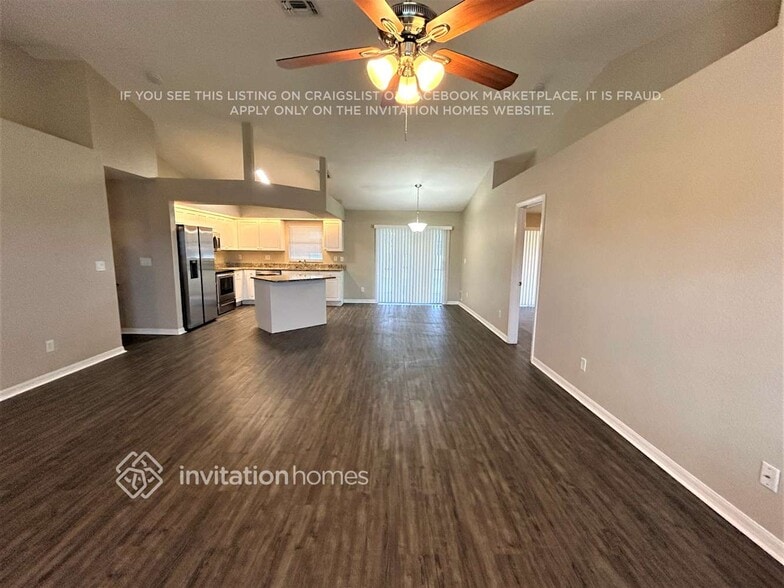 Building Photo - 1917 SW 3rd St