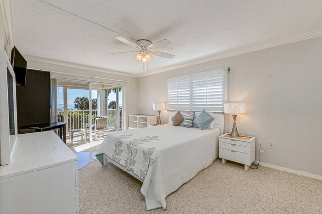 Building Photo - 555 Fillmore Ave