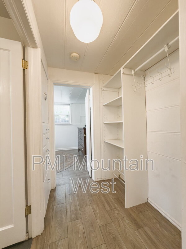 Building Photo - 2122 S 1800 E