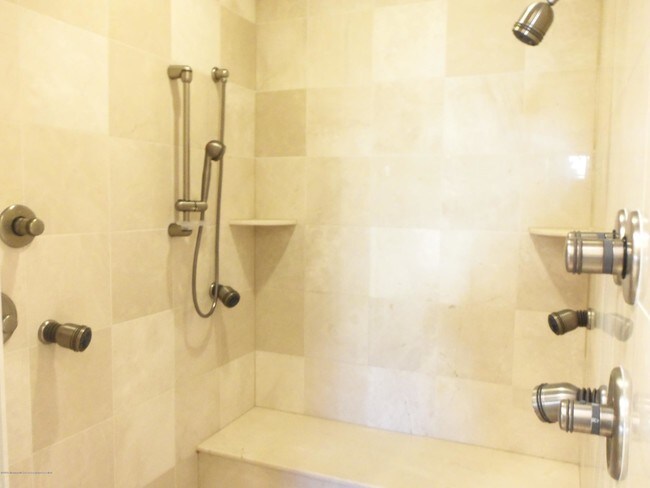 Building Photo - 1031 Oval Rd