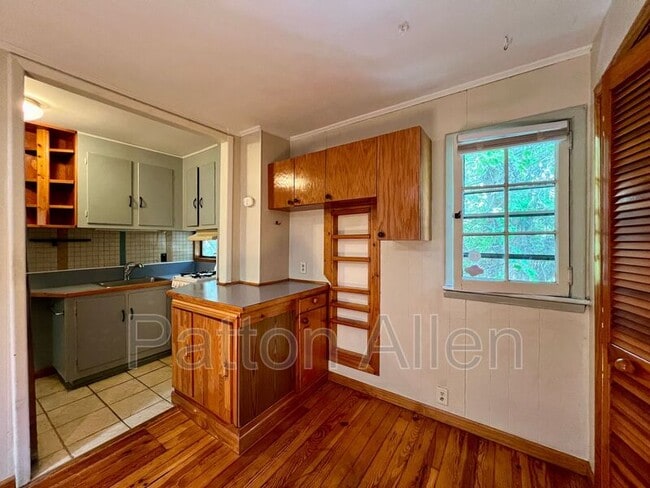 Building Photo - 105 Edwin Pl