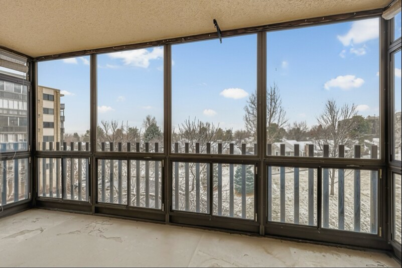 Building Photo - 14102 E Linvale Pl