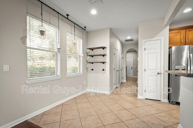 Building Photo - 13354 Solar Dr