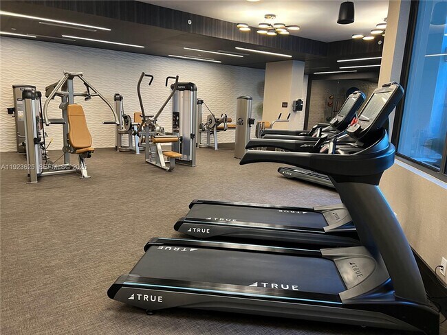 Building Photo - 301 Altara Ave