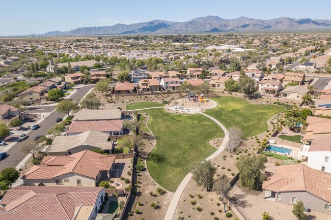 Building Photo - 17610 W Port Royale Ln