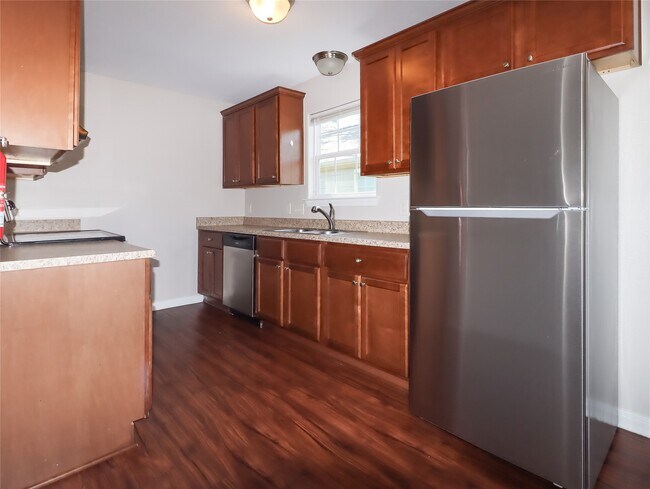 Building Photo - 7413 Blue Jay Dr