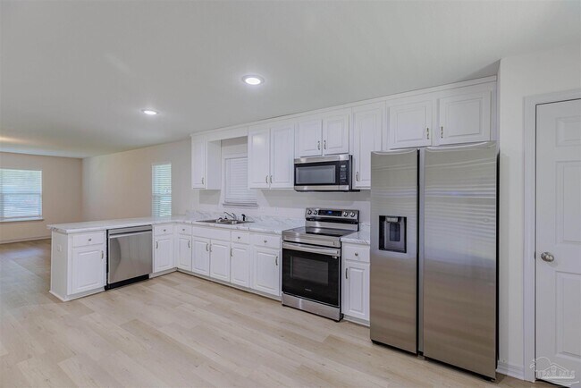 Building Photo - 7 Marine Dr