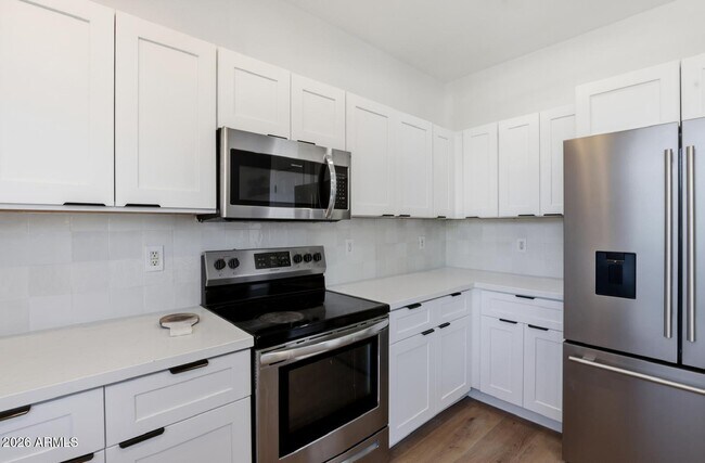 Building Photo - 220 W Beechnut Pl