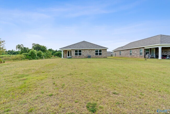 Building Photo - 153 Ozy Dr