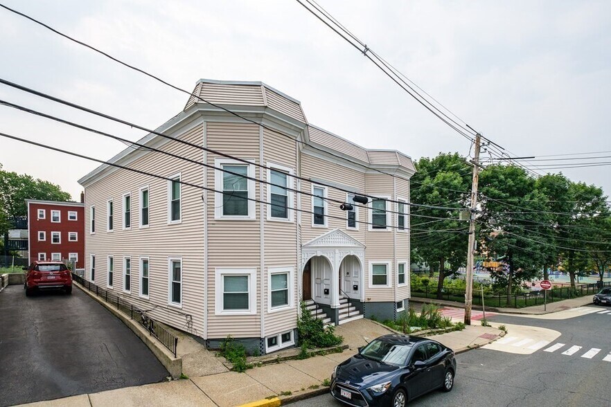 Building Photo - 112 Glen St
