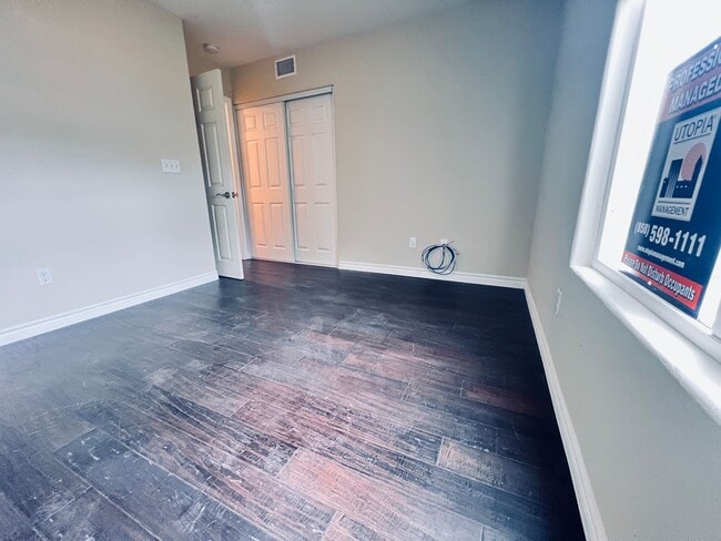 Building Photo - El Cajon Two-Story 4 Bedroom 2 Bath Large Yard