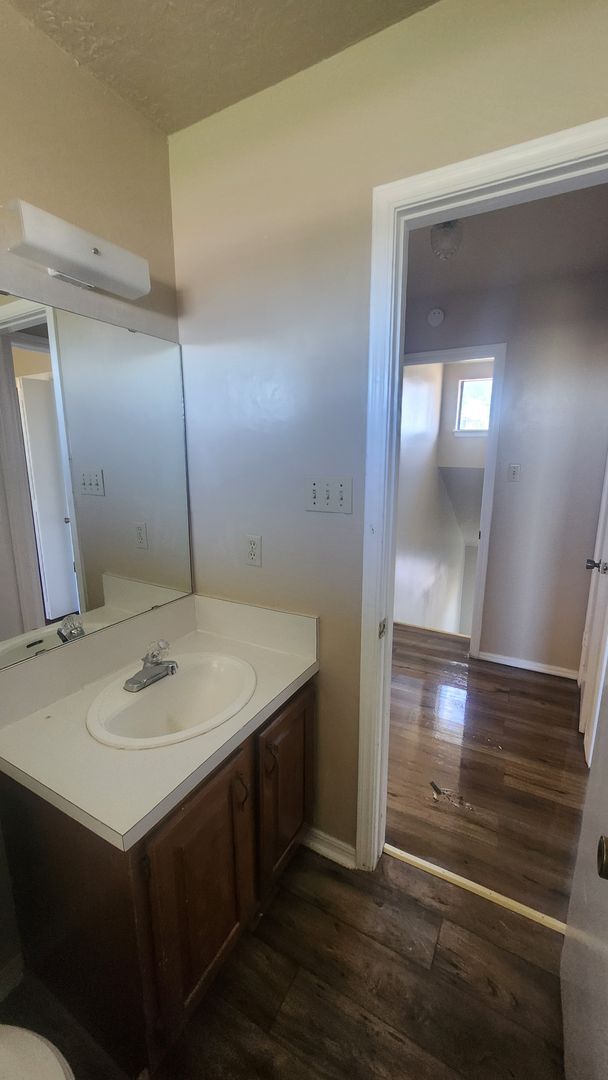 Building Photo - Pet negotiable with home owner approval!
