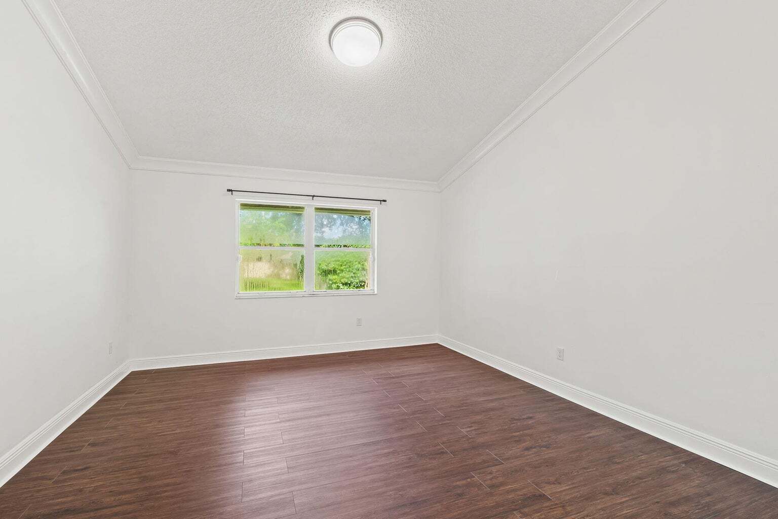 Building Photo - 13008 Meadowbreeze Dr