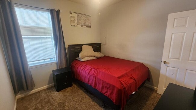 Building Photo - 476 River Oaks Dr