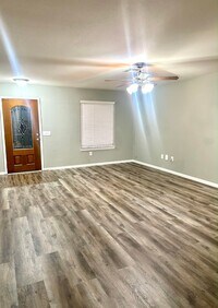 Building Photo - 2737 Sandberry Dr