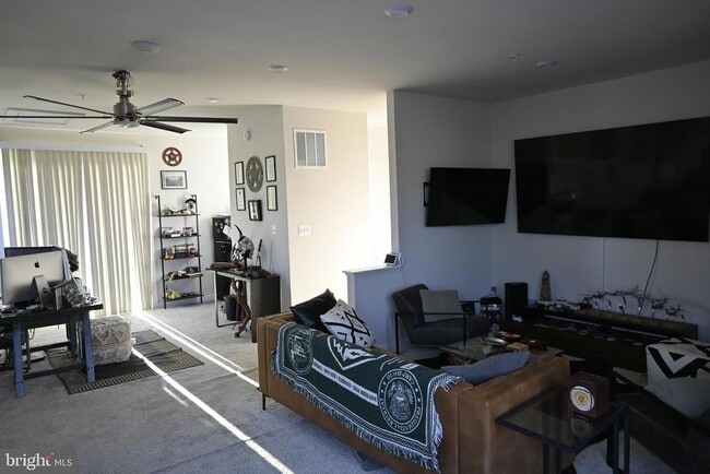 Building Photo - 2527 Emerald Branch Dr