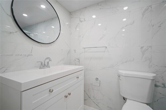 Building Photo - 18601 NE 14th Ave