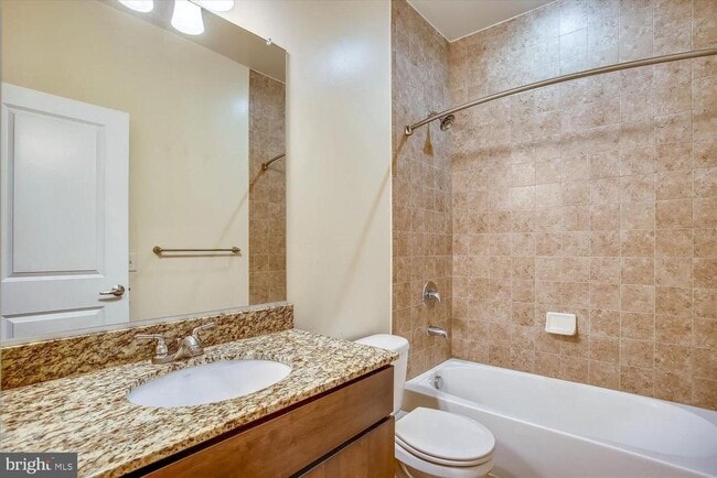 Building Photo - 2526 Sheridan Rd SE