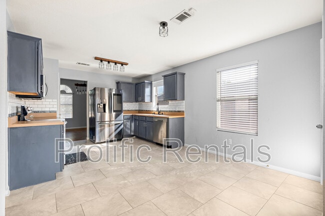 Building Photo - 3308 Catalina Dr