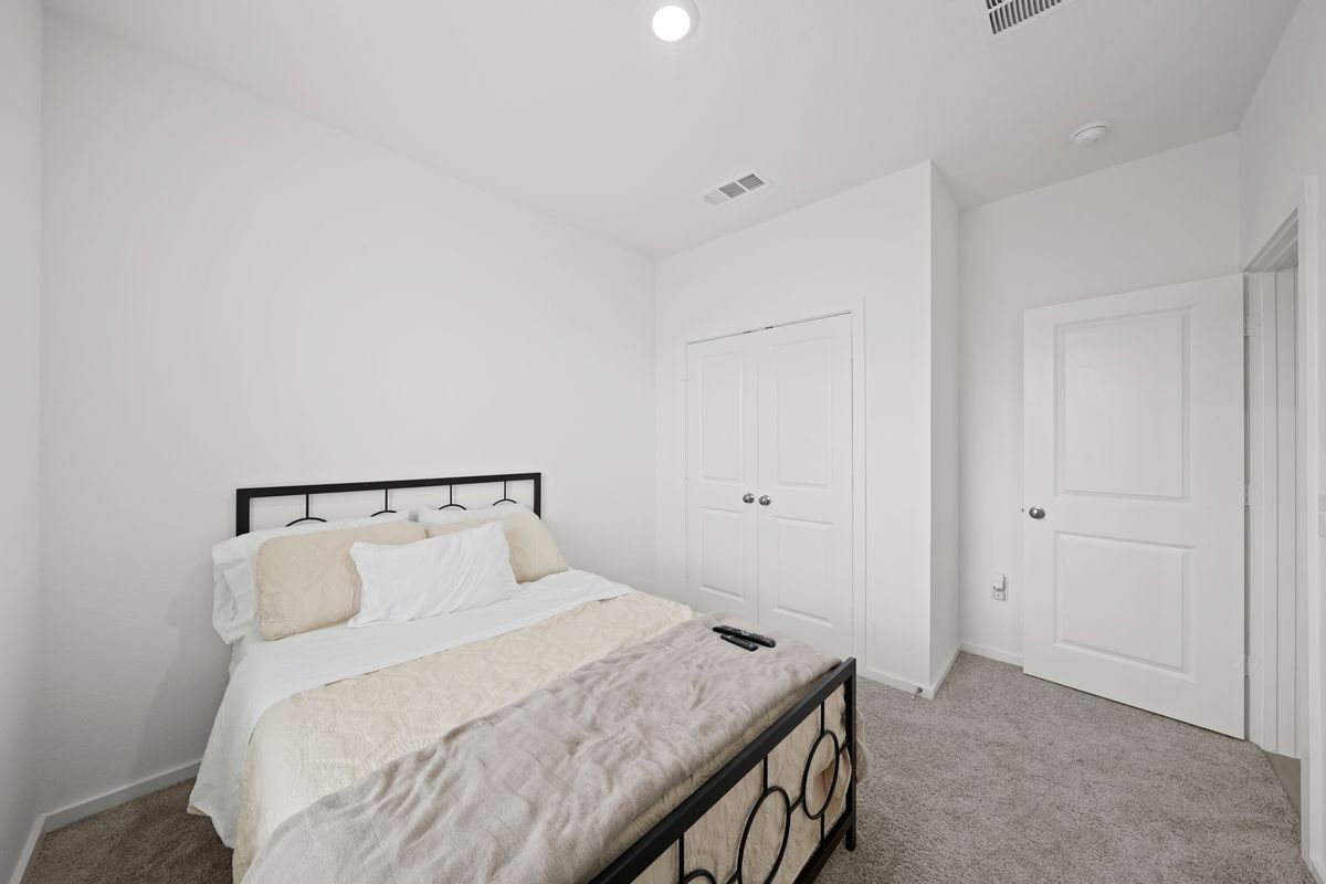 Building Photo - 26235 Arrowleaf Dr