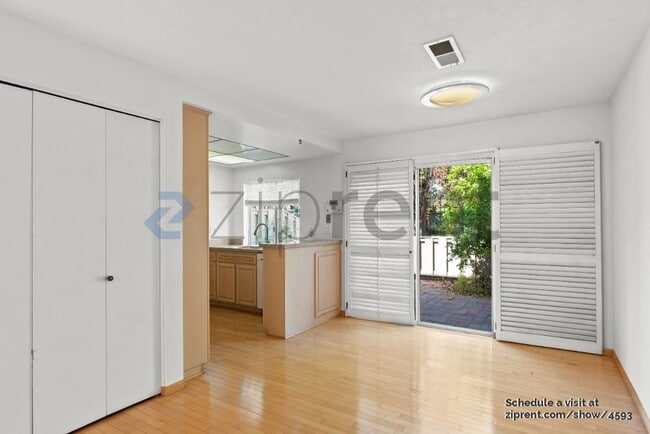 Building Photo - 11051 Firethorne Dr