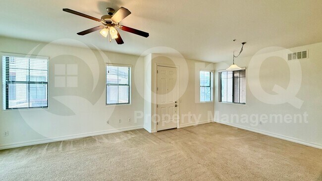 Building Photo - 1456 E 9th St