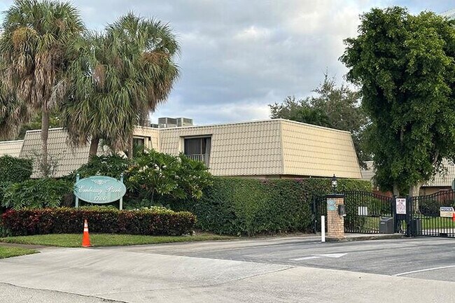 Building Photo - 1700 Embassy Dr