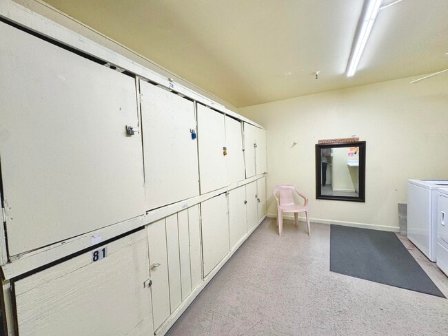 Building Photo - 82 Dorset B