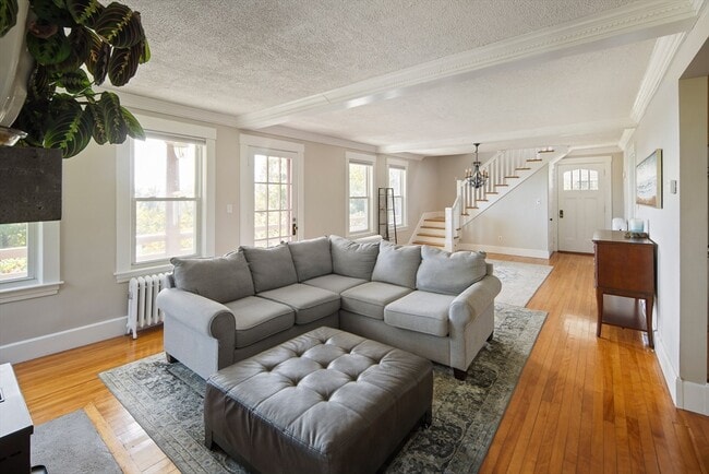 Building Photo - 20 Mountain Rd