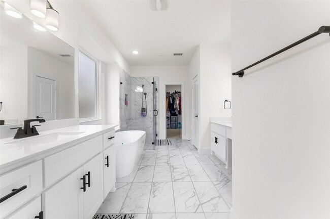Building Photo - 1360 Chisos Wy
