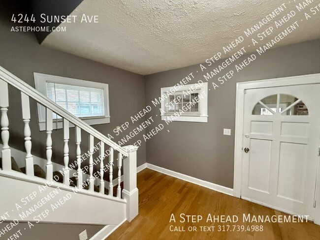 Building Photo - 4244 Sunset-3 Bed/2 Bath with bonus attic ...