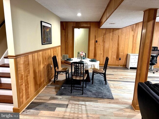 Building Photo - 7428 Mason Ln