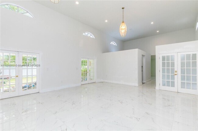 Building Photo - 18420 SW 77th Ct