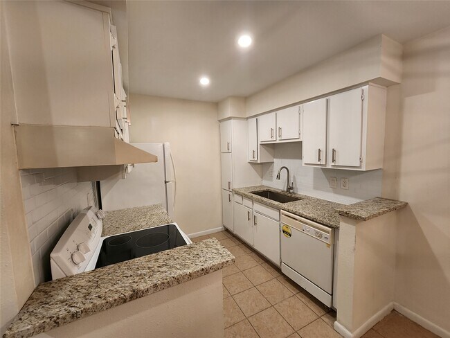 Building Photo - 2250 Bering Dr
