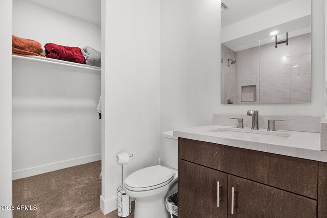 Building Photo - 8430 S 10th Ln