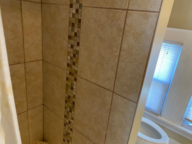 Building Photo - 2504 Girard Avenue South