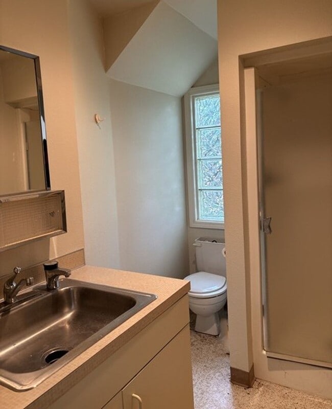 Building Photo - 2Bd/2Ba Two-Story Home - Available Soon!