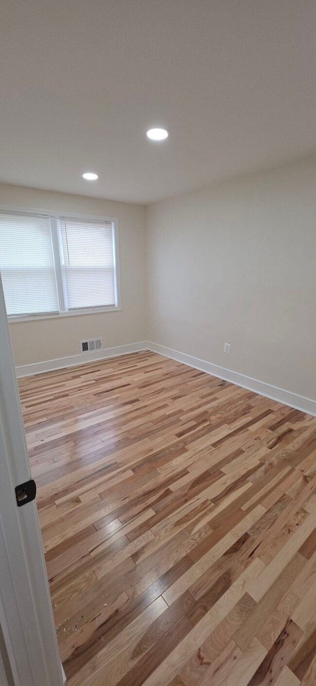 Building Photo - 4267 Labyrinth Rd