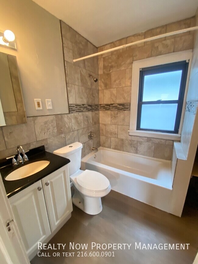 Building Photo - 9612 Lamontier Ave