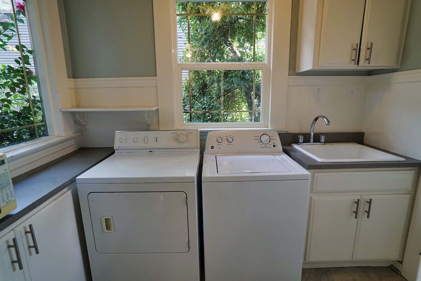 Building Photo - 2836 Derby St