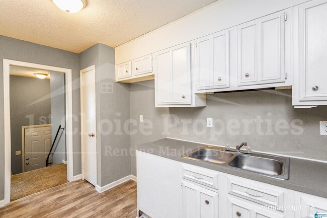 Building Photo - 4021 Debby Dr