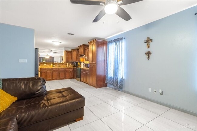 Building Photo - 2216 Llano Grande Ln